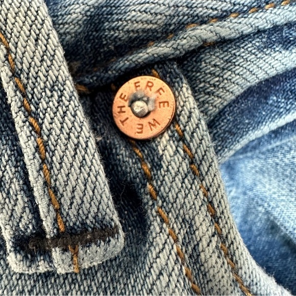 We the free woman’s flare denim jeans - Picture 5 of 9